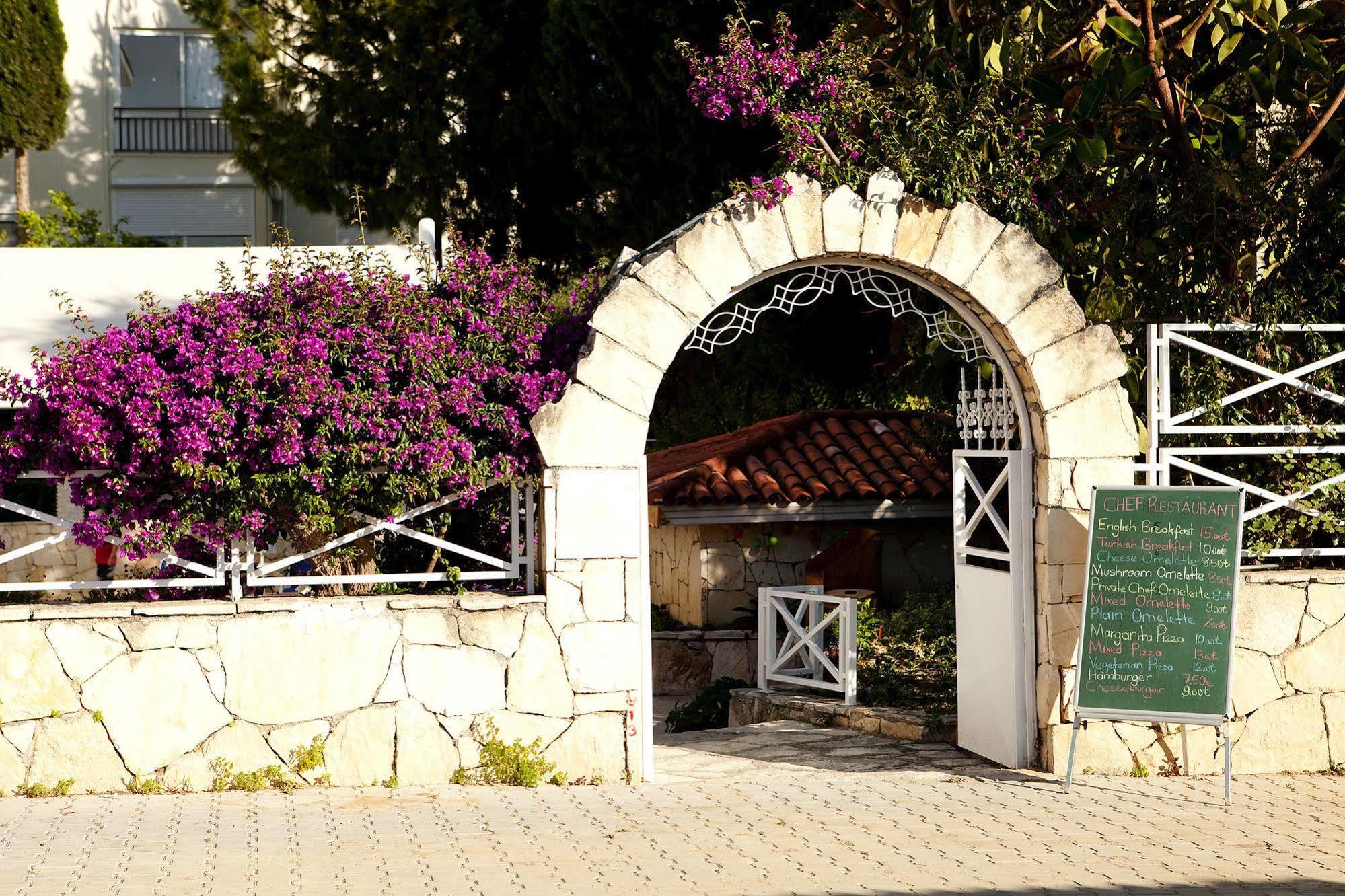Villa Adora Beach Side Esterno foto